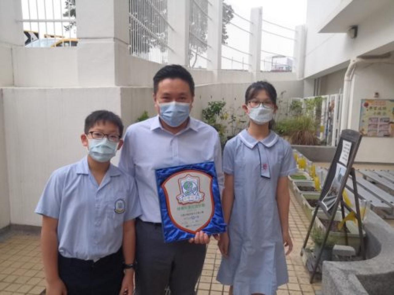 學生代表領獎