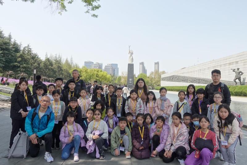 參觀侵華日軍南京大屠殺遇難同胞紀念館